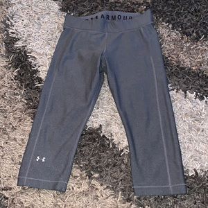 Under Armour Size L Compression Heat Gear good cond